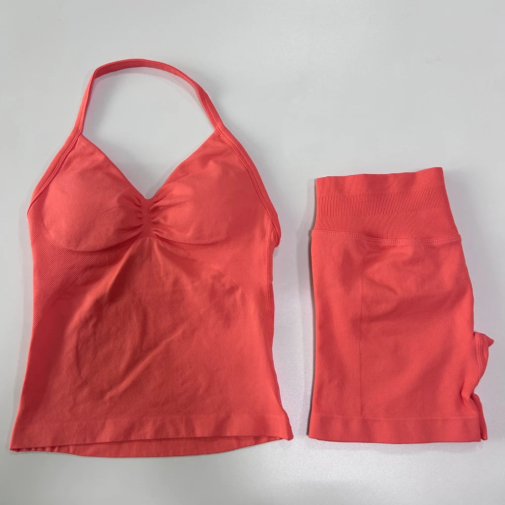 2-Piece Women’s Seamless Gym Set – Tank Top & Scrunch Shorts