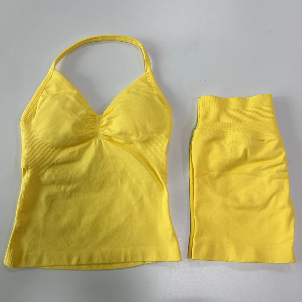 2-Piece Women’s Seamless Gym Set – Tank Top & Scrunch Shorts