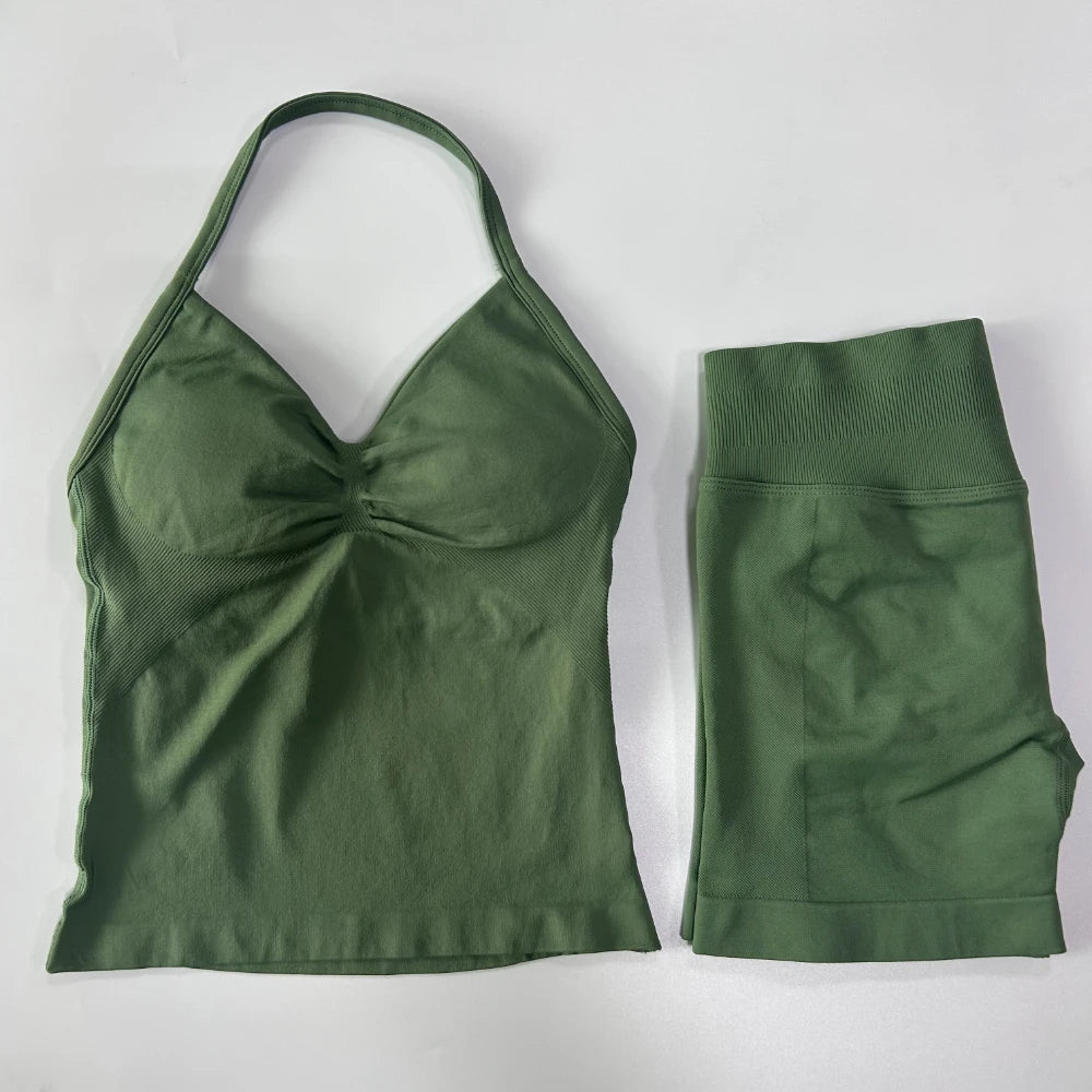 2-Piece Women’s Seamless Gym Set – Tank Top & Scrunch Shorts