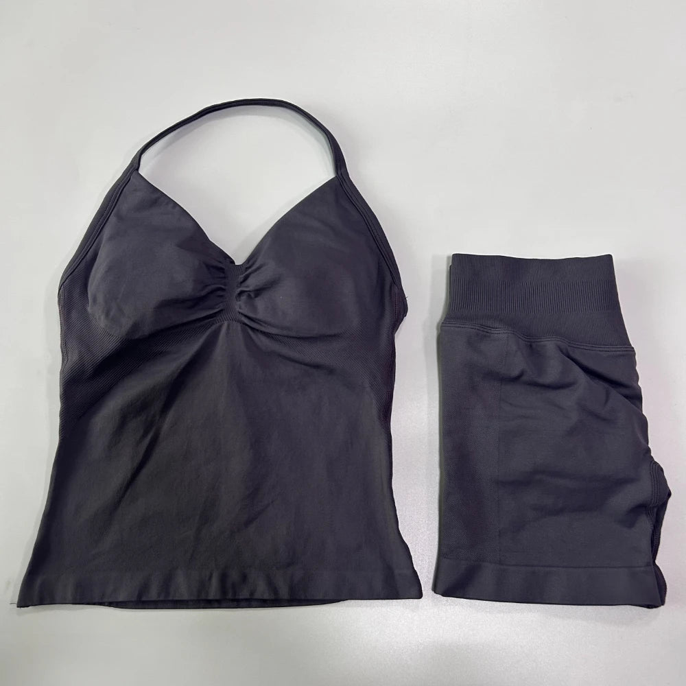 2-Piece Women’s Seamless Gym Set – Tank Top & Scrunch Shorts