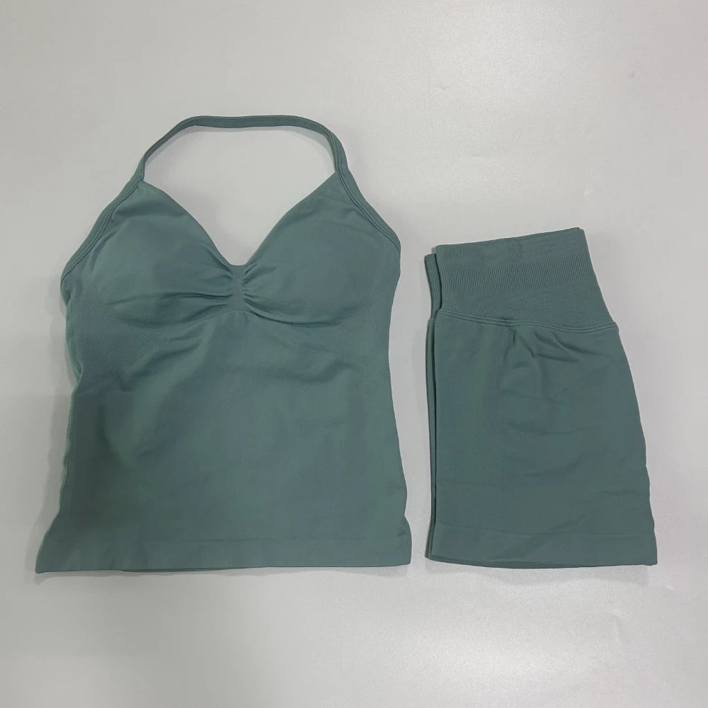 2-Piece Women’s Seamless Gym Set – Tank Top & Scrunch Shorts