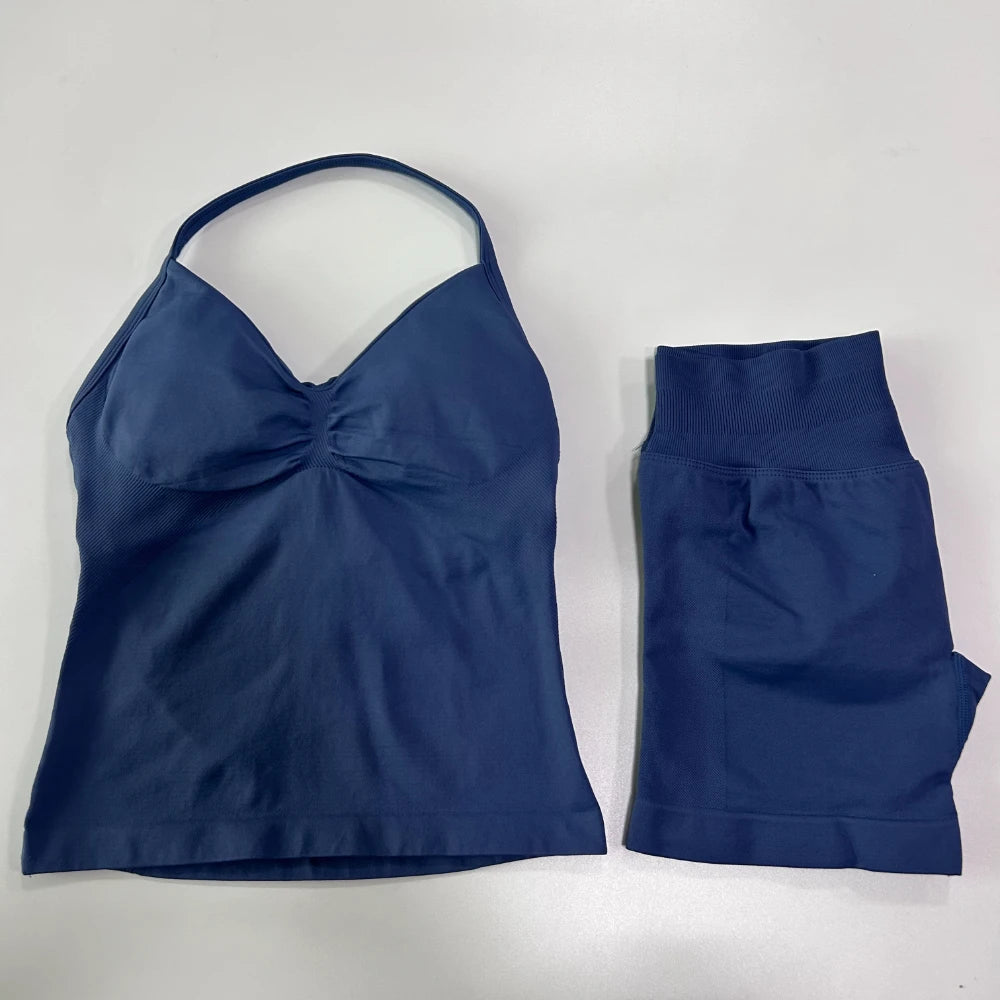 2-Piece Women’s Seamless Gym Set – Tank Top & Scrunch Shorts