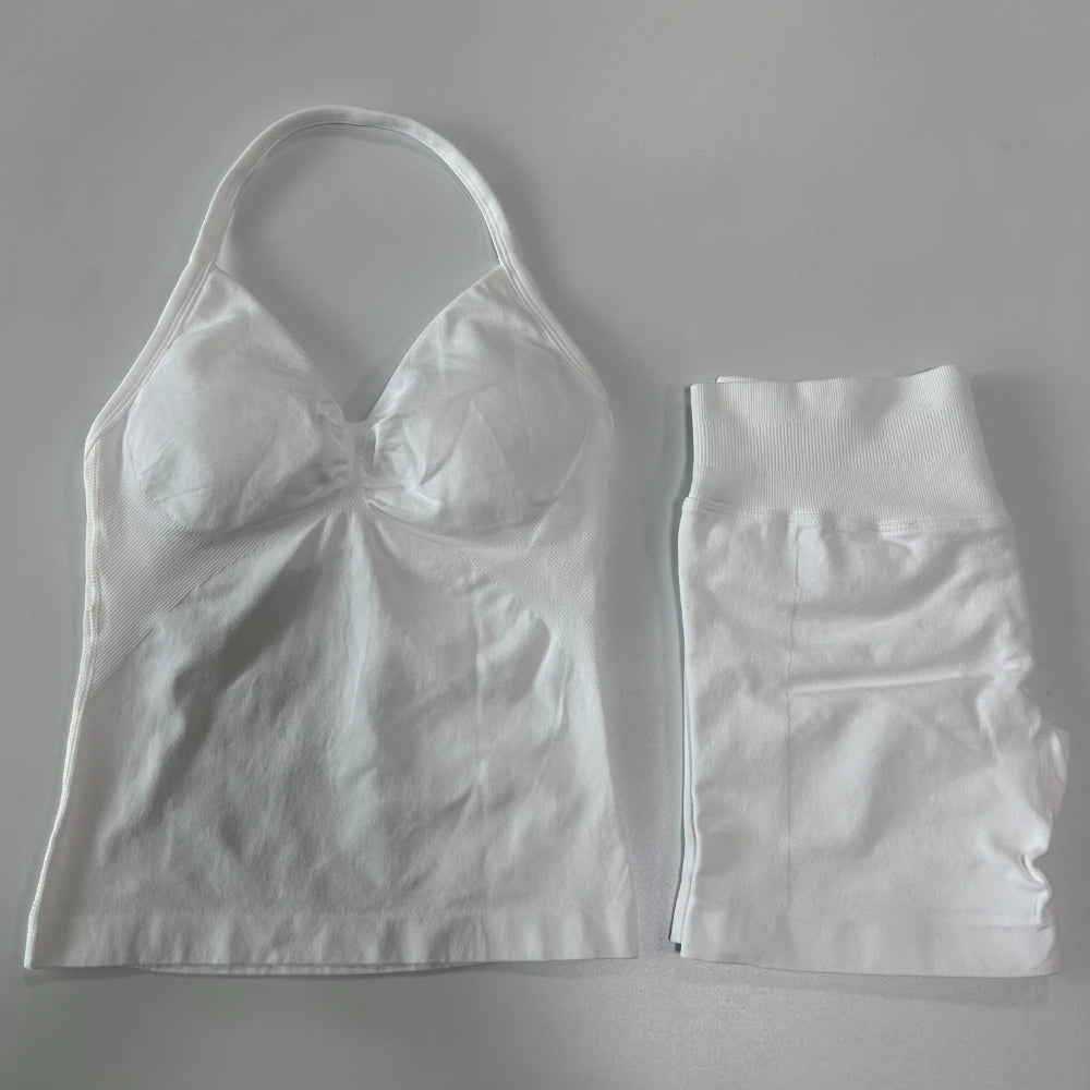 2-Piece Women’s Seamless Gym Set – Tank Top & Scrunch Shorts