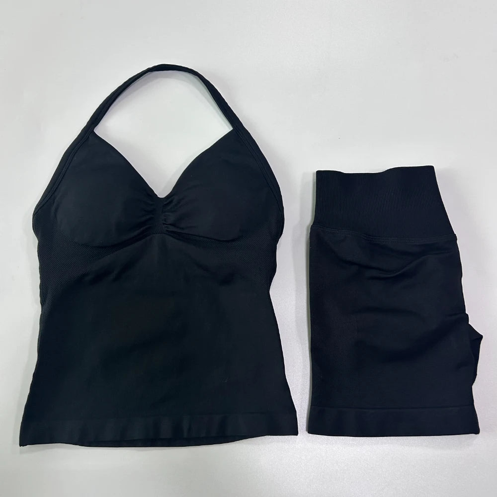2-Piece Women’s Seamless Gym Set – Tank Top & Scrunch Shorts