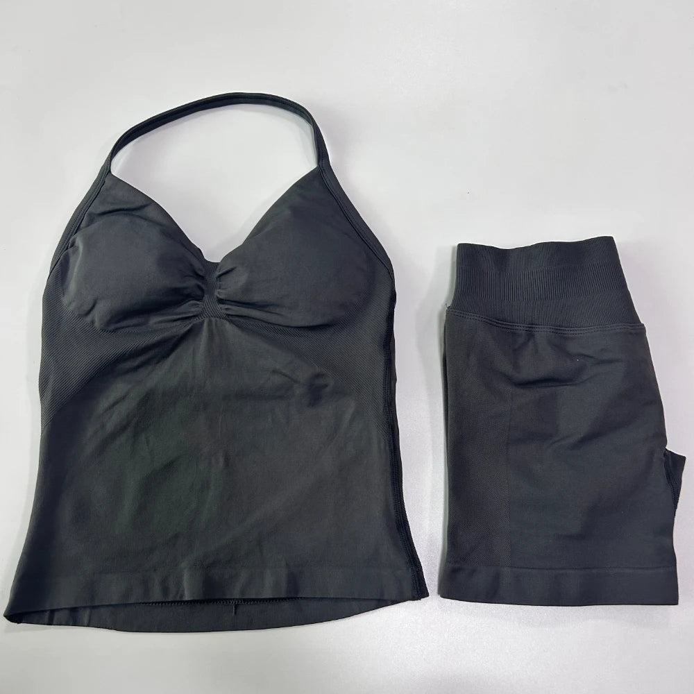 2-Piece Women’s Seamless Gym Set – Tank Top & Scrunch Shorts